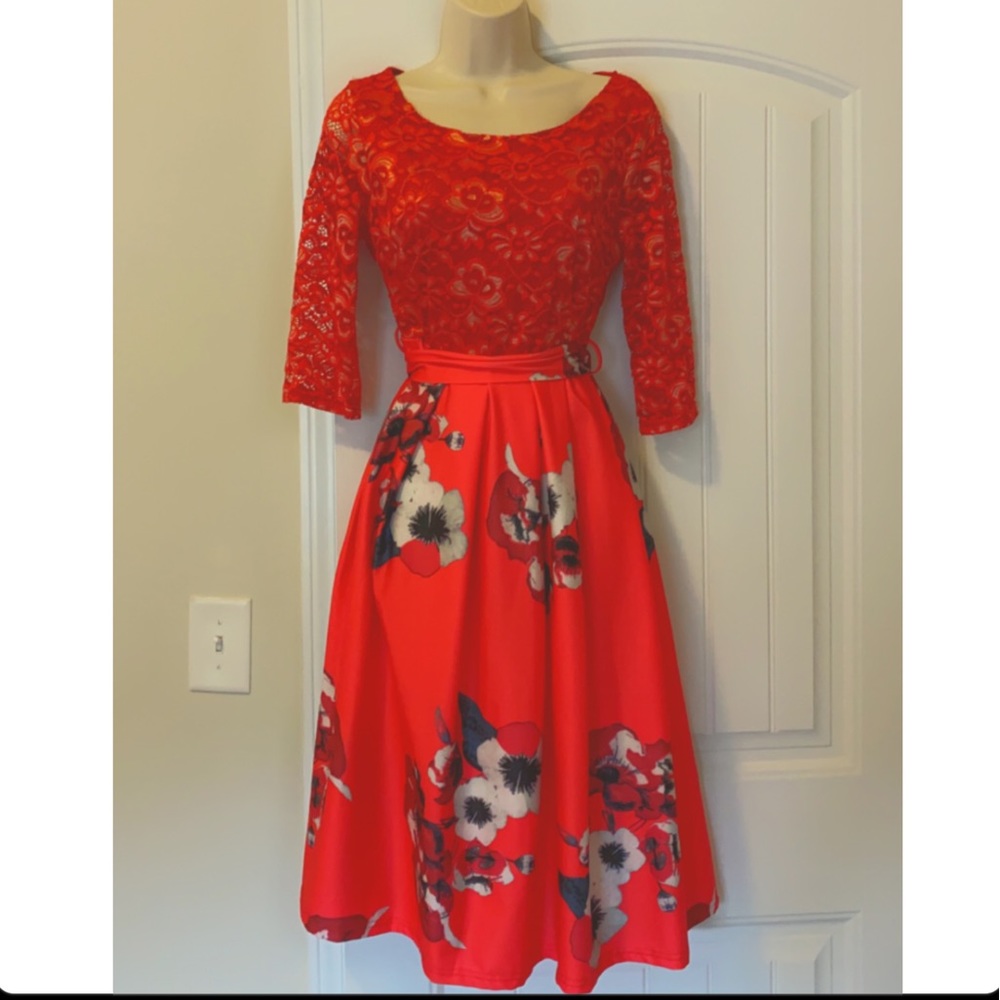🦋FINAL PRICE🦋❤️ Beautiful, Lace Detail Dress❤️